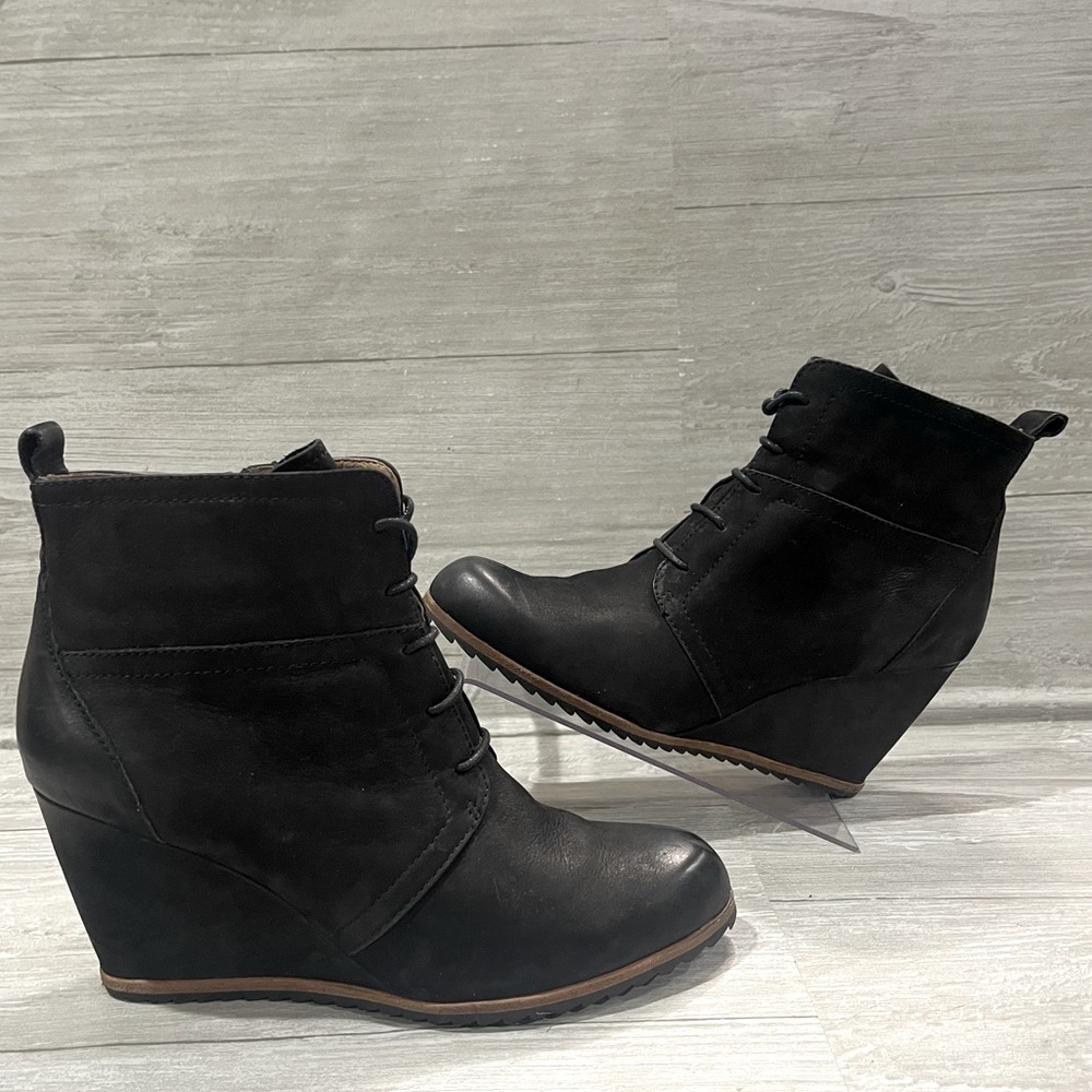 Biala Leather Boots